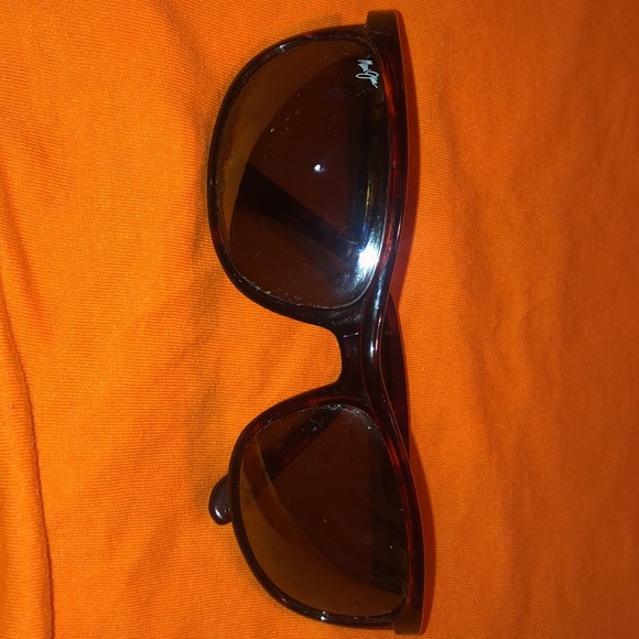 Maui Jim sunglasses 🕶️ - Picture 2 of 5